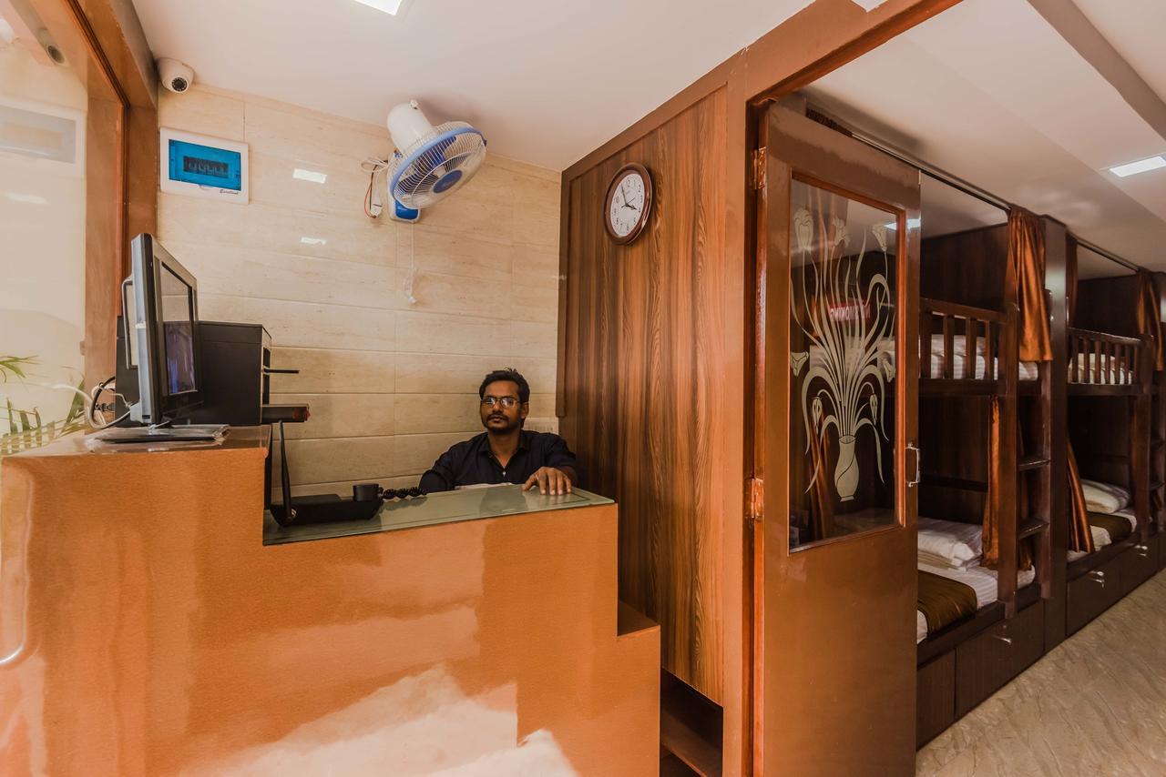 Awesome Dormitory - Men Only Mumbai  Buitenkant foto