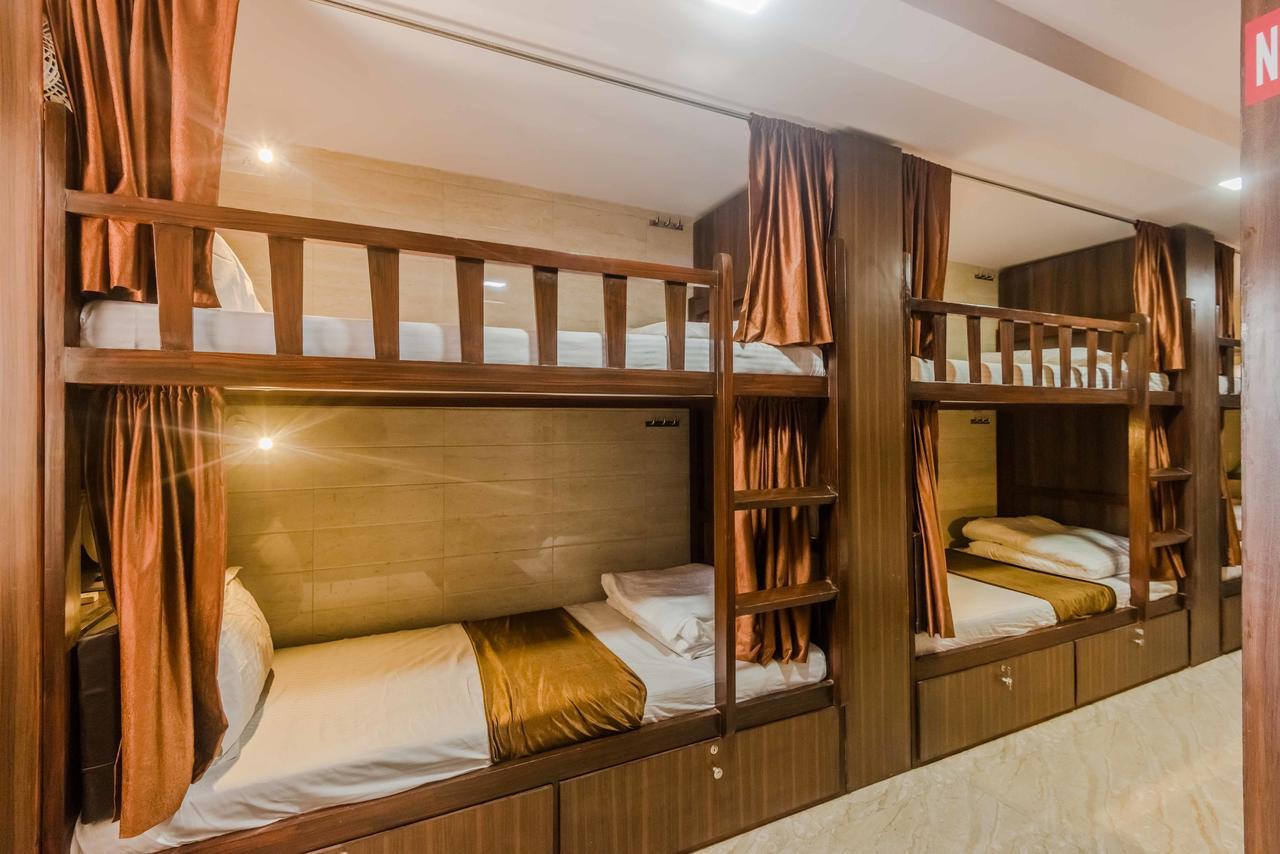 Awesome Dormitory - Men Only Mumbai  Buitenkant foto