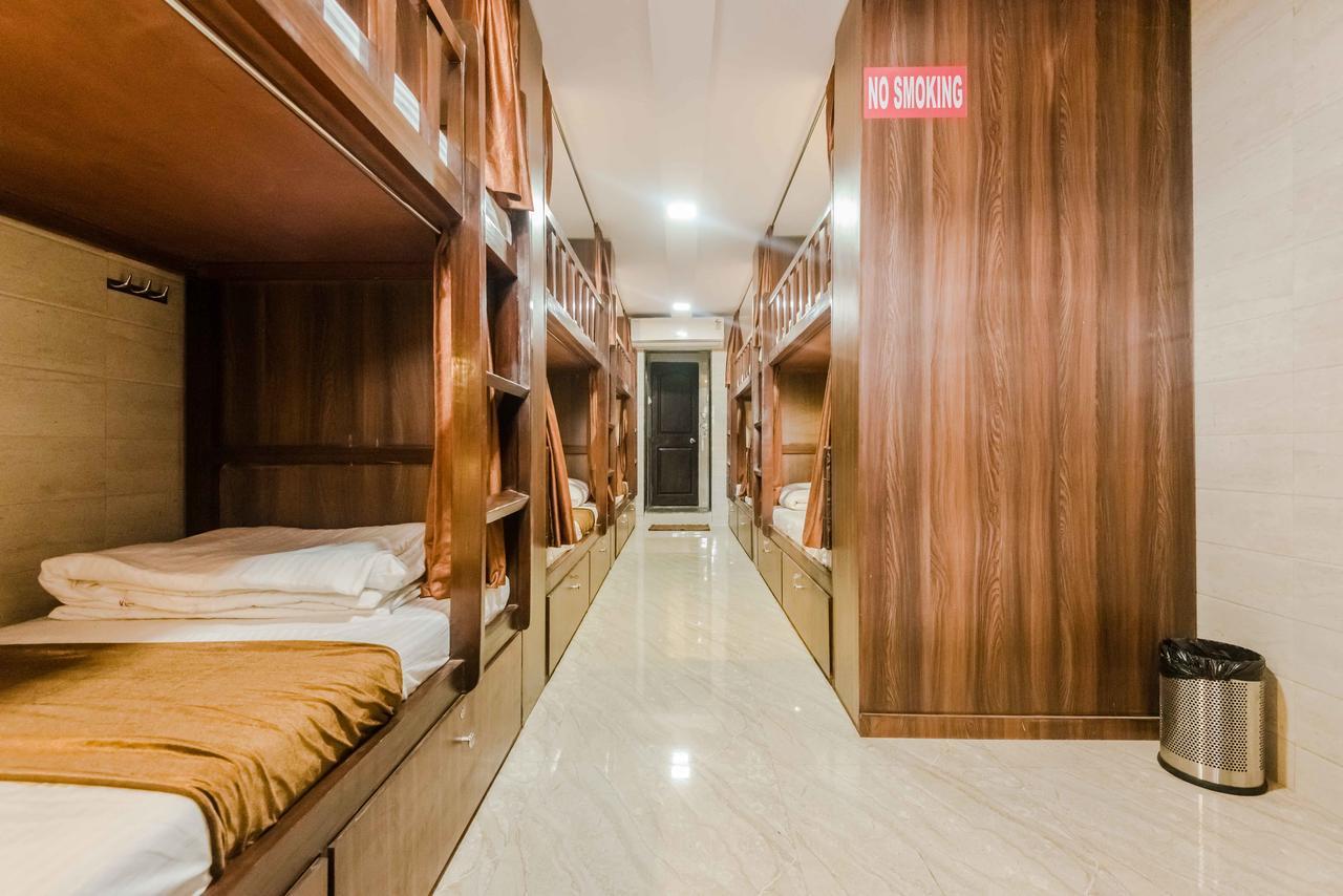 Awesome Dormitory - Men Only Mumbai  Buitenkant foto