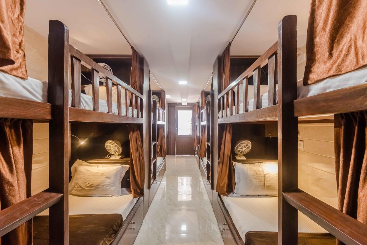 Awesome Dormitory - Men Only Mumbai  Buitenkant foto