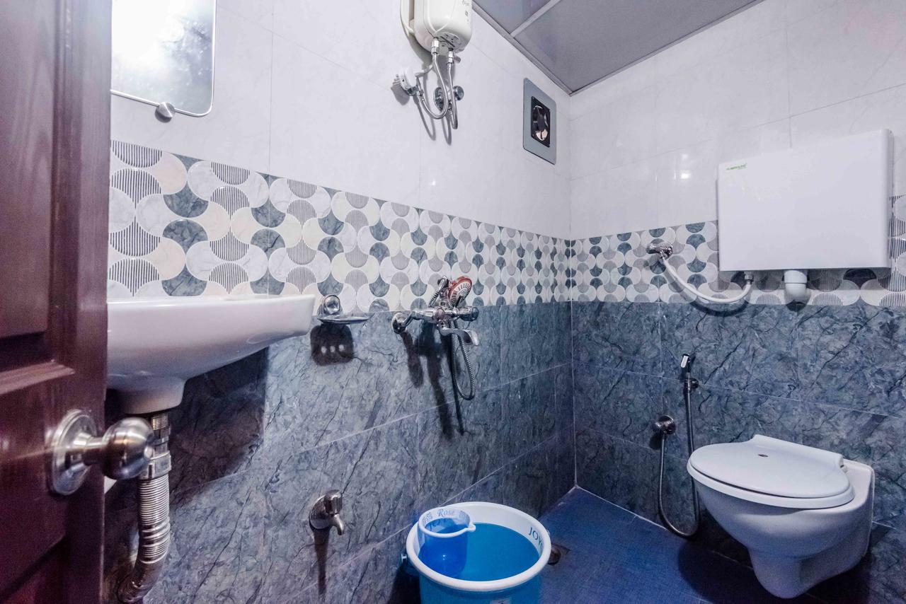 Awesome Dormitory - Men Only Mumbai  Buitenkant foto