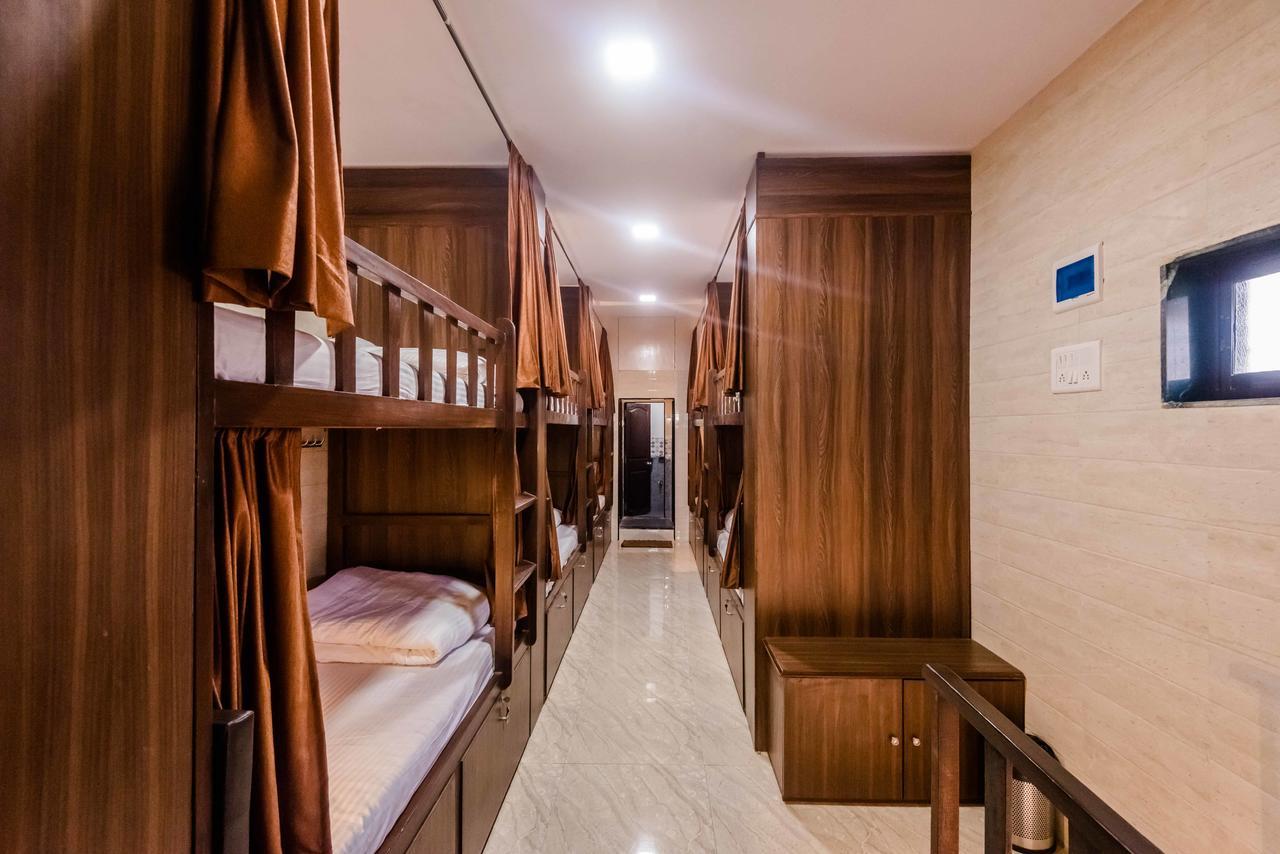 Awesome Dormitory - Men Only Mumbai  Buitenkant foto